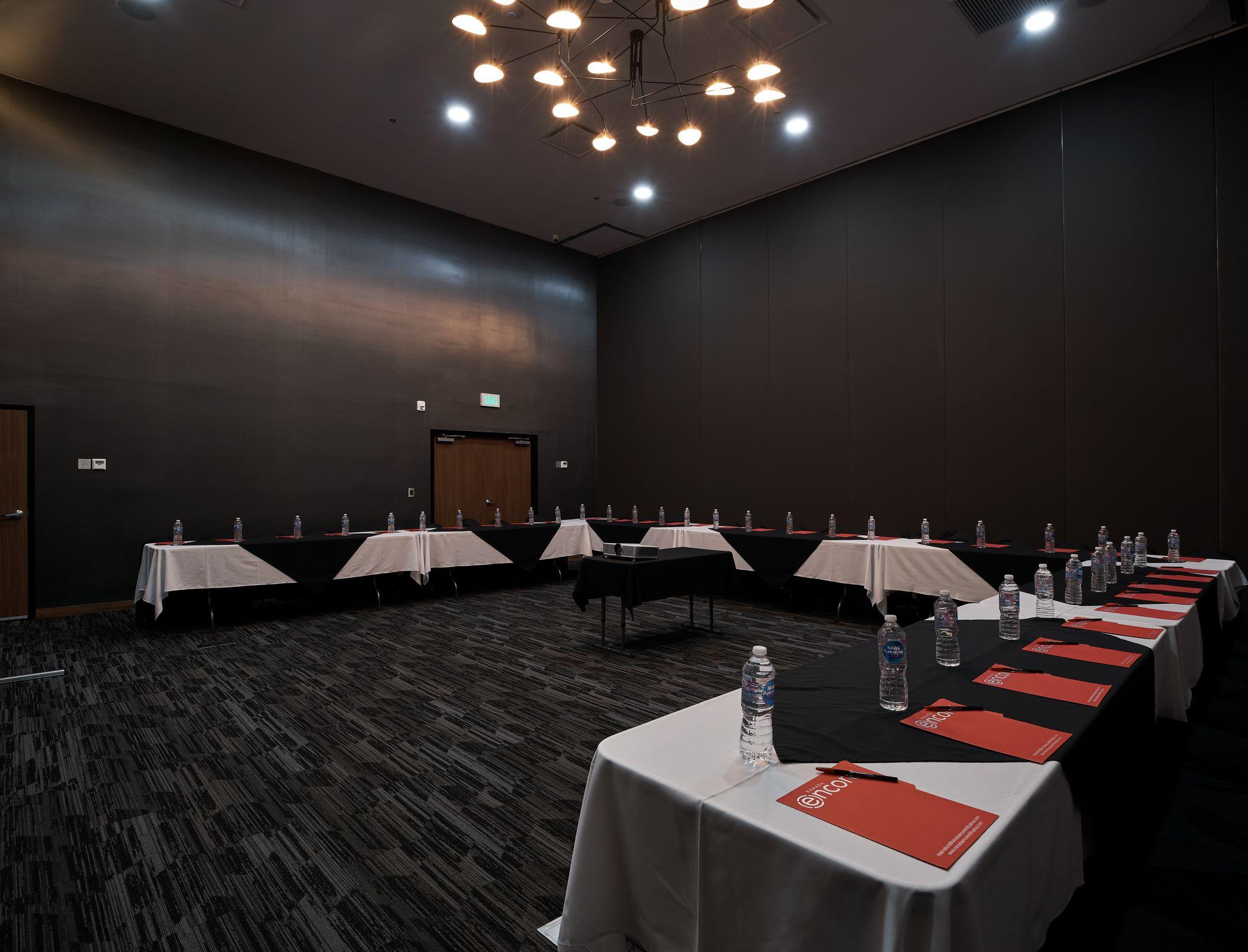 Four Points By Sheraton Distrito Uno Chihuahua Exterior photo