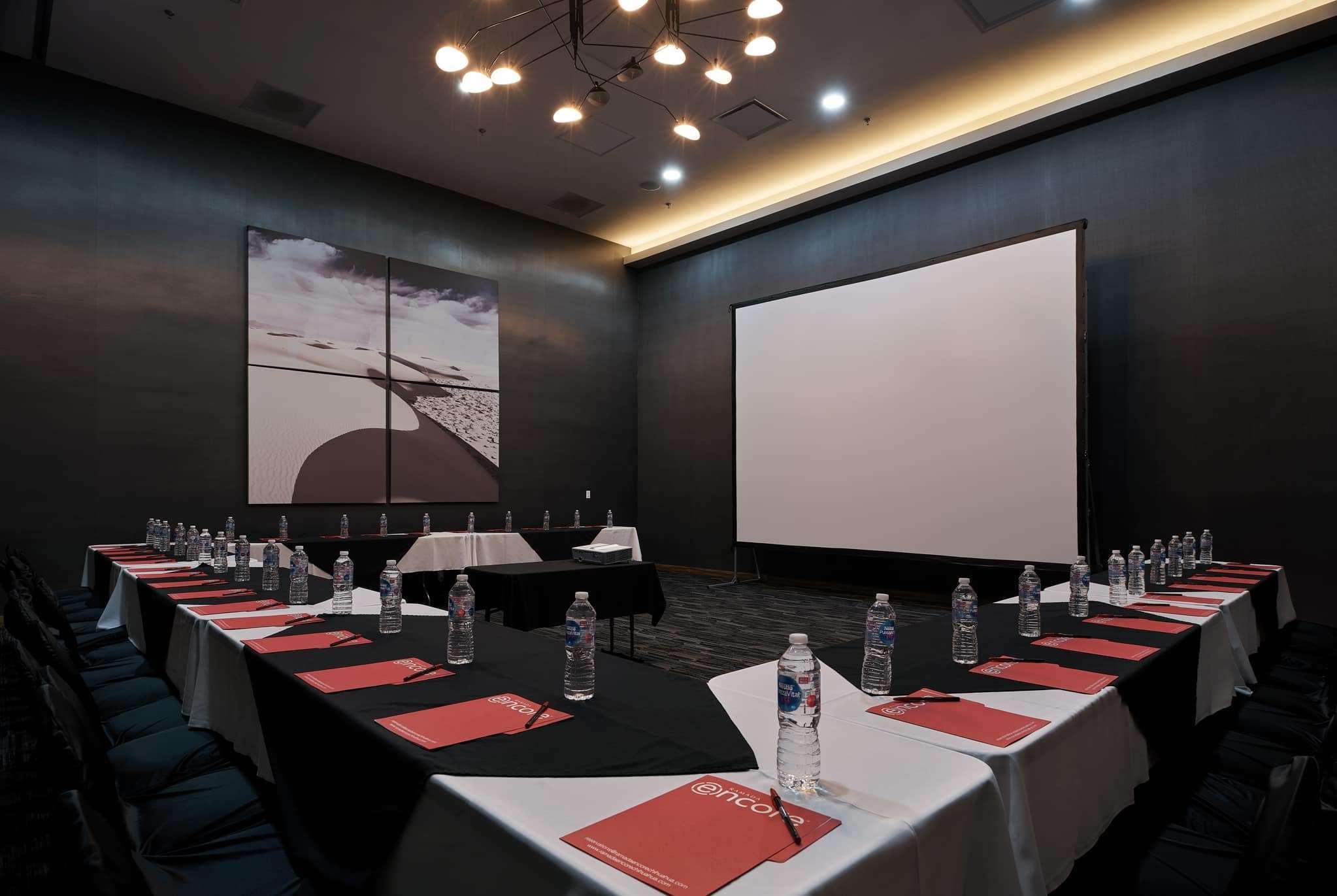Four Points By Sheraton Distrito Uno Chihuahua Exterior photo